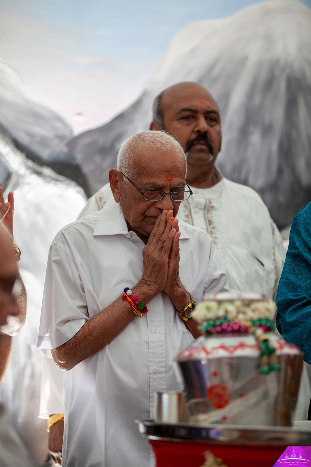 ©1987-2017 SKS Swaminarayan Temple East London